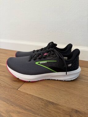 Brooks Launch 10 Women's Running Shoes Size 9 Black Pink and Neon Green
